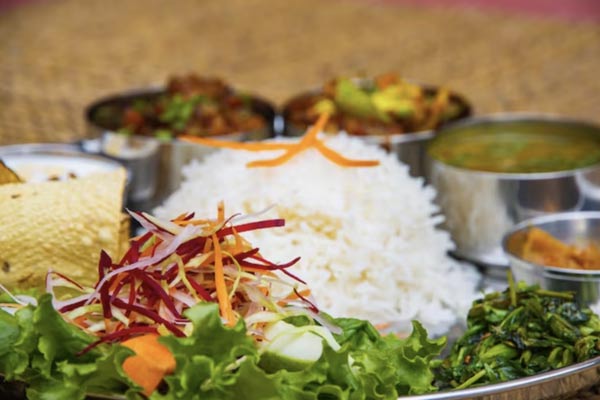 Restaurant Himalaya entrée plat complet dal bhat népalais